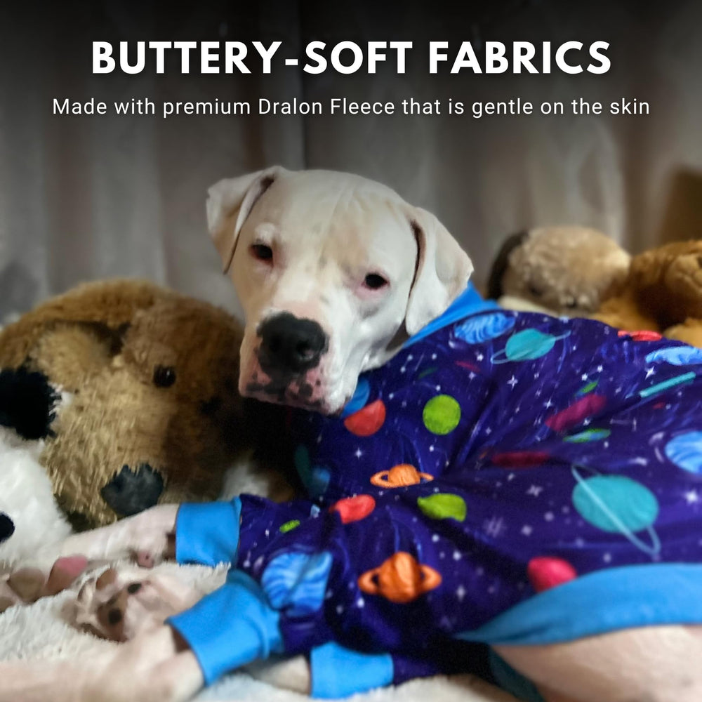 Spark Paws Pijama Planetas, material duradero para uso nocturno.