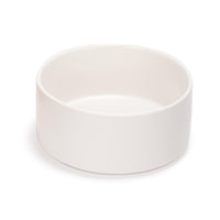 SPUNKYJUNKY comedero cerámico 60oz blanco, base estable para mascotas.
