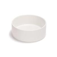 SPUNKYJUNKY cuenco cerámico blanco para mascotas, diseño estable y seguro.