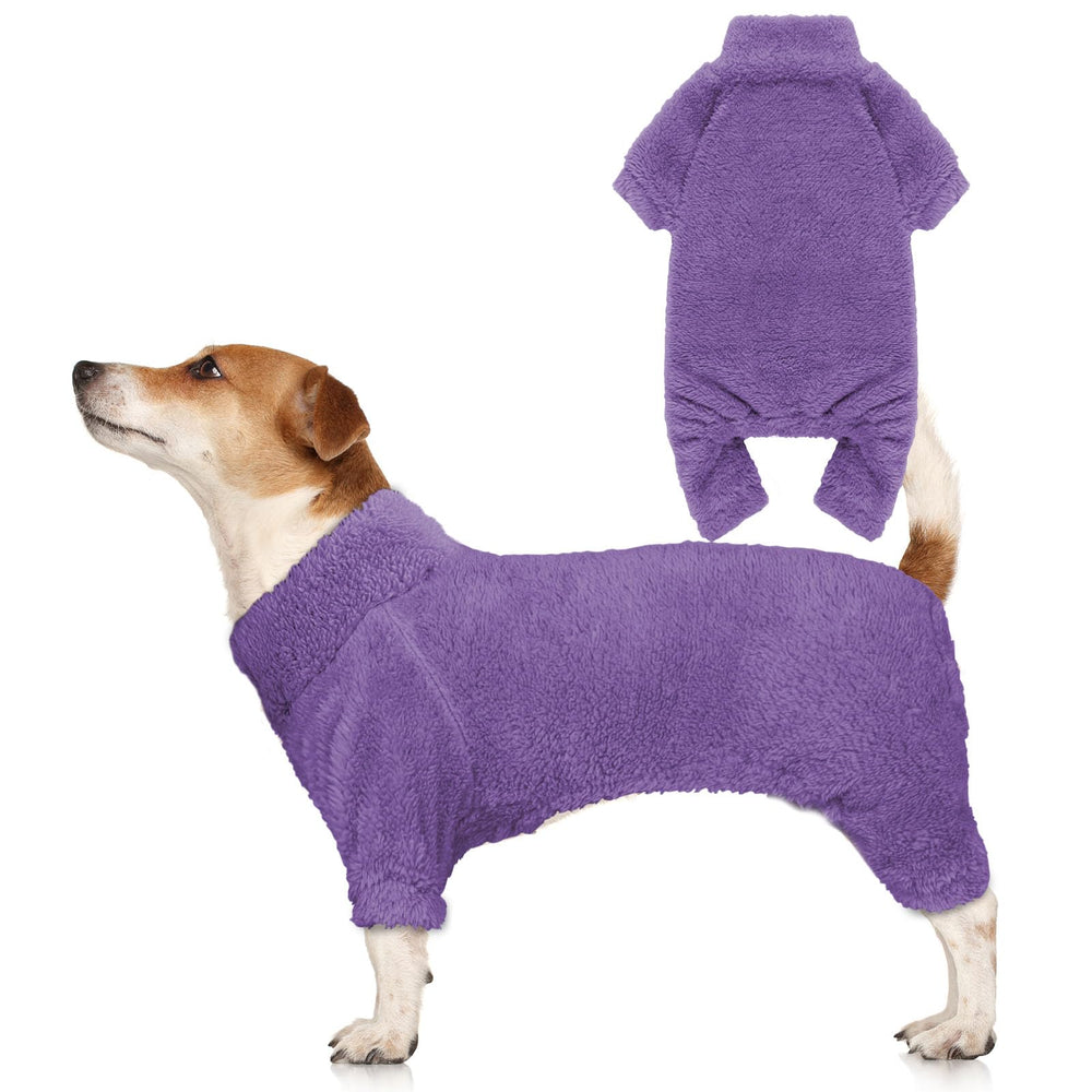 Pijama Stpiatue para perro con cuello tortuga, ideal para paseos en frío.