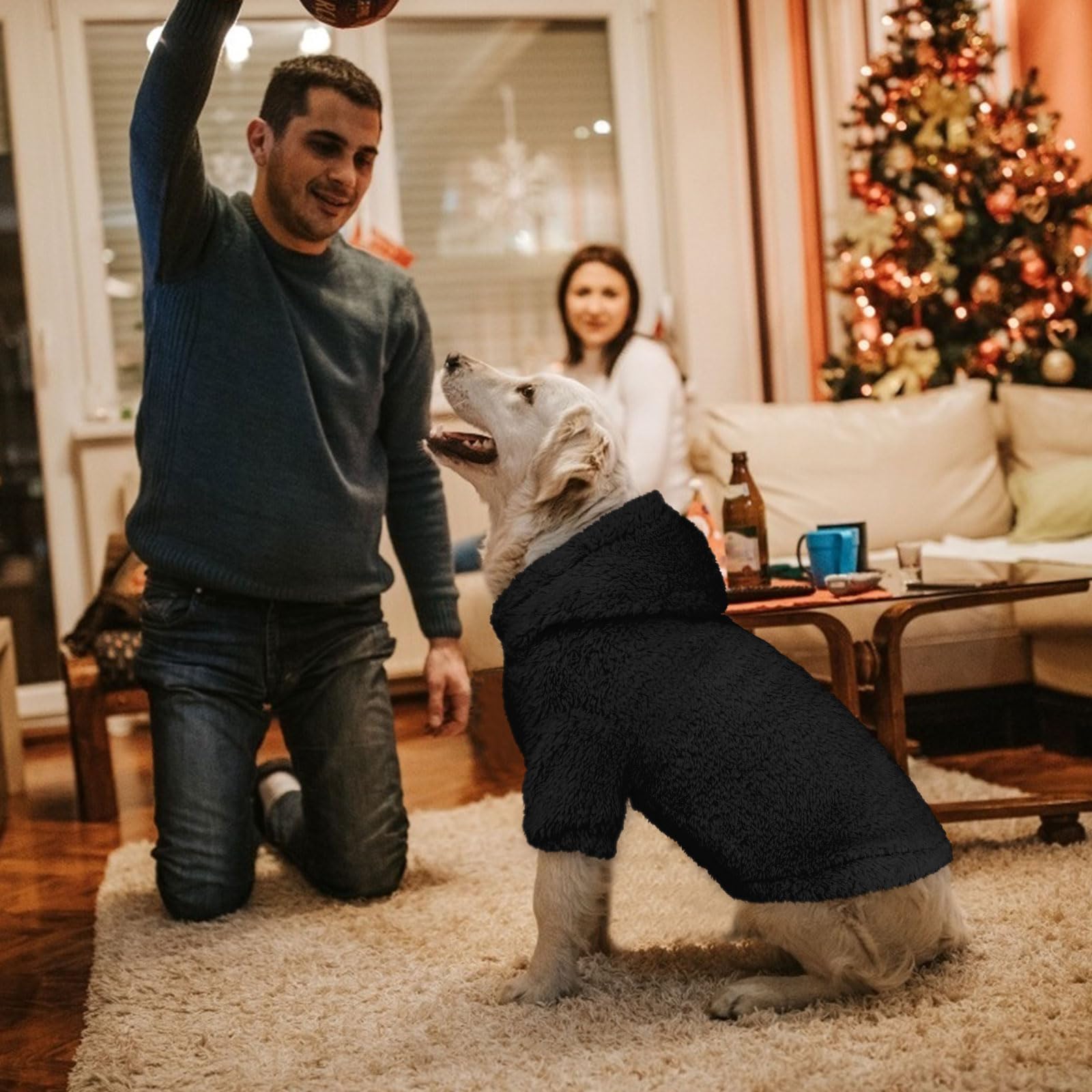 Stpiatue sudadera para perros grandes, espalda, estilo cómodo para noches frías.