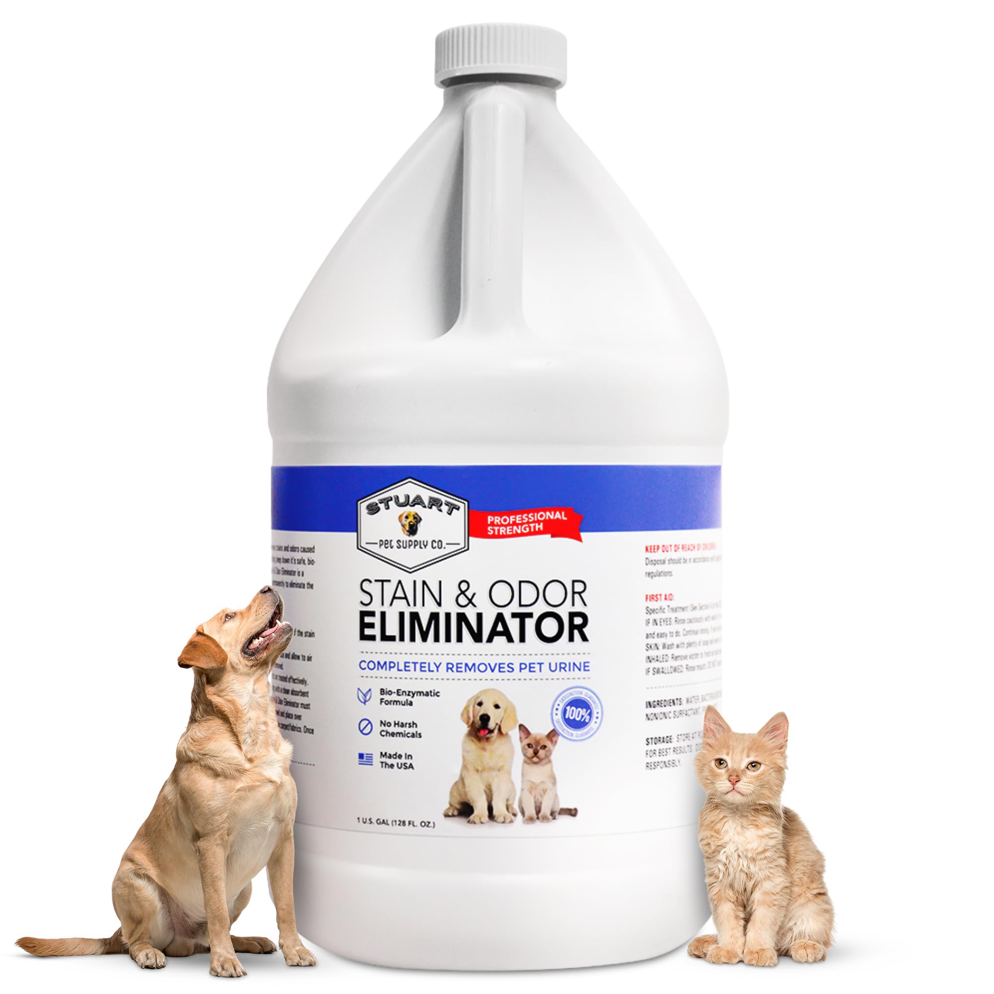Stuart Pet Supply Co. limpiador enzímatico vertido desde la botella para acción rápida.
