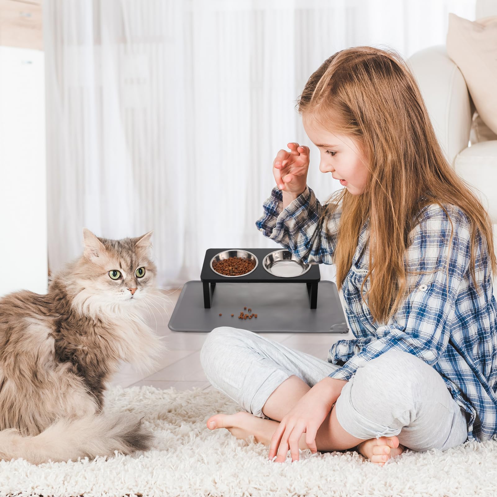 Uso práctico diario en casa con tazones Summark para gatos.
