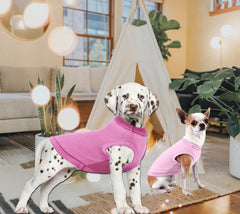 Detalle de tejido algodón suave de la camiseta rosa SyChien para perro pequeño.