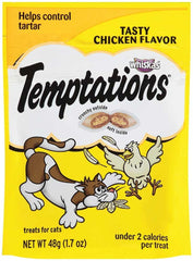 Temptations tratamientos para gatos con pollo: crocante exterior, premio delicioso para el paladar felino.