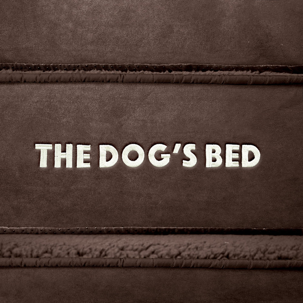 Funda impermeable lavable de The Dog’s Balls para fácil limpieza.