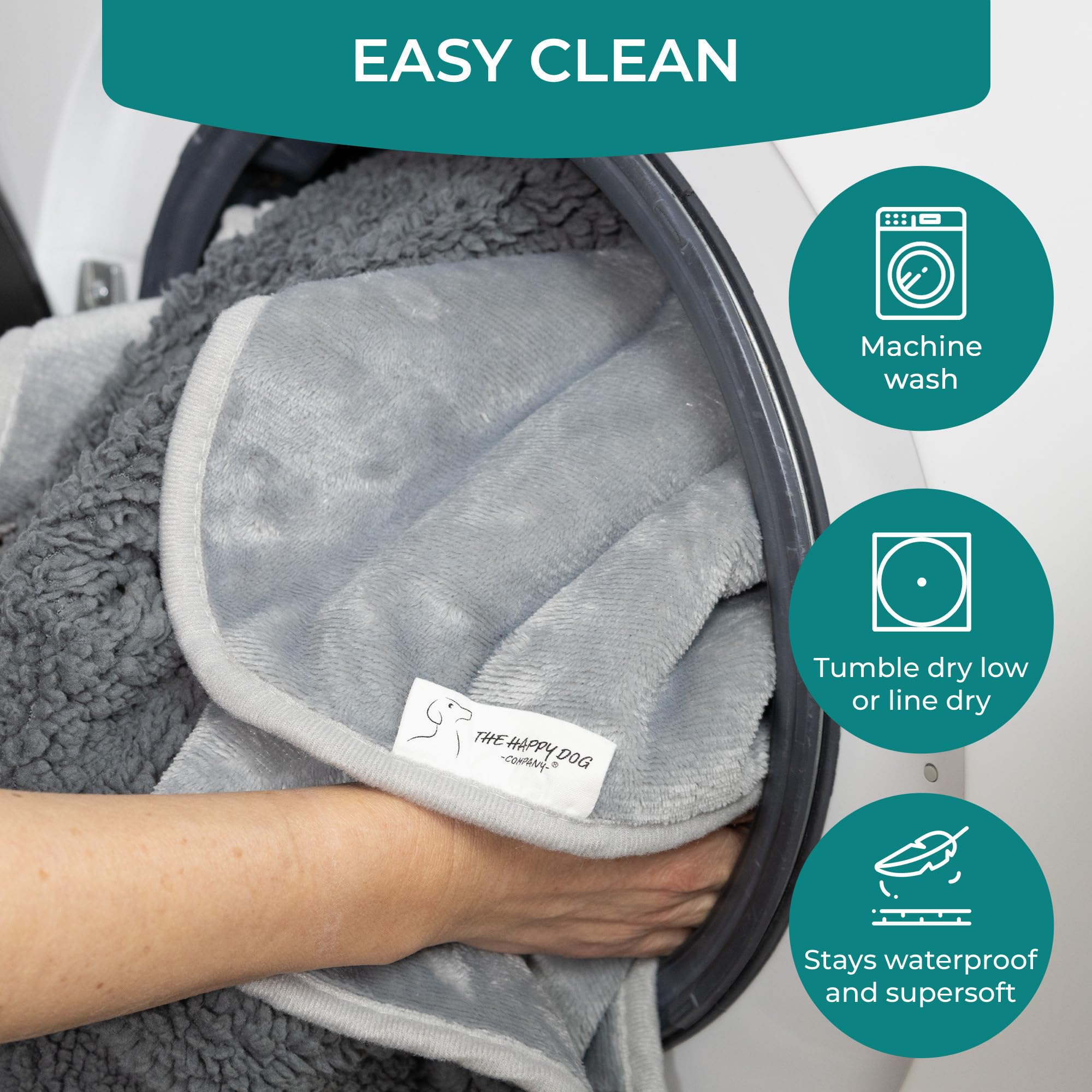 Manta impermeable para perros grandes en ambiente de sala con uso diario.