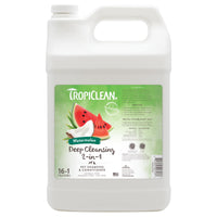 Tropiclean 2 en 1 para perros: botella de champú con aroma a sandía para limpieza profunda.