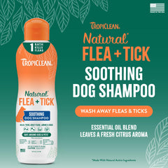 Aplicación de espuma de TropiClean champú para perros durante el baño