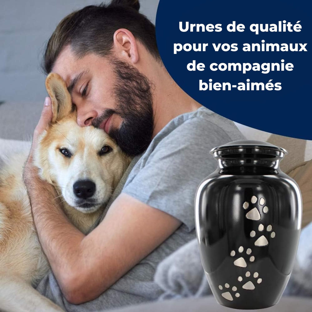 Incluye bolsa de terciopelo para resguardar las cenizas.