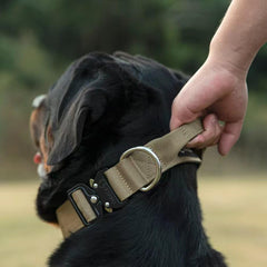 TSPRO collar con hebilla rápida: ajuste sencillo y uso en emergencias.