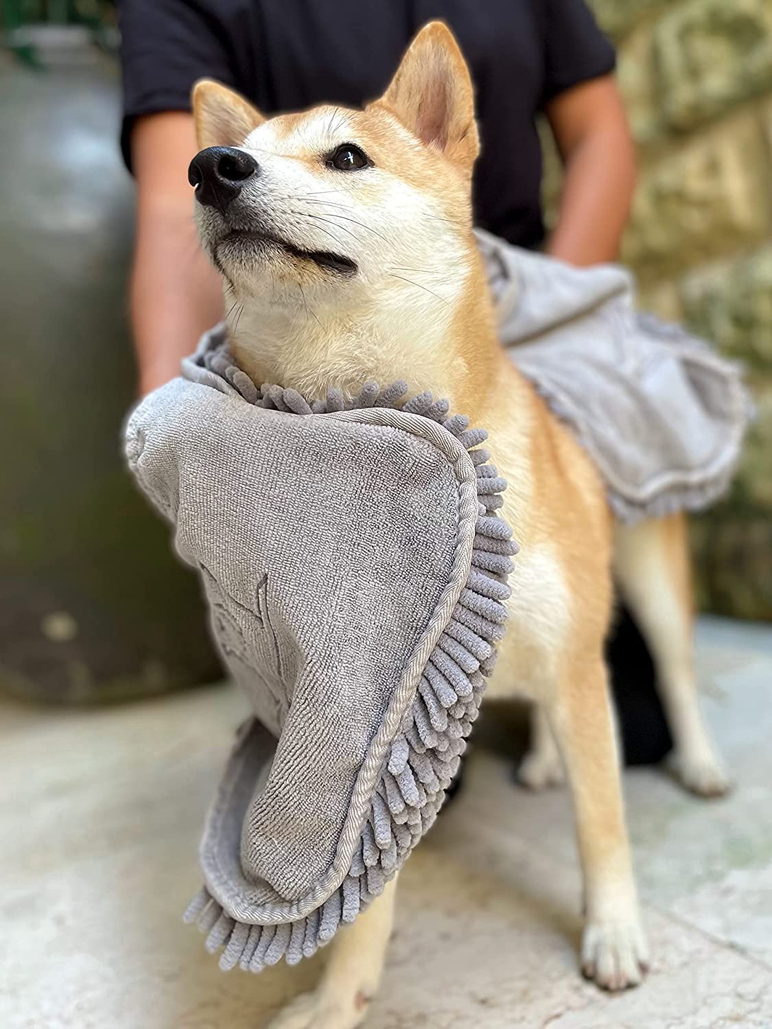 Toalla Tuff Pupper de 35x15 pulgadas para perros grandes, secado cómodo.