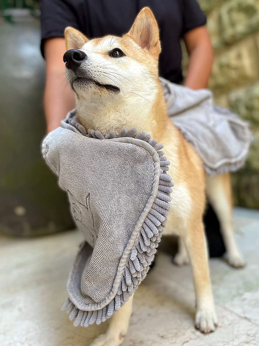 Toalla Tuff Pupper de 35x15 pulgadas para perros grandes, secado cómodo.