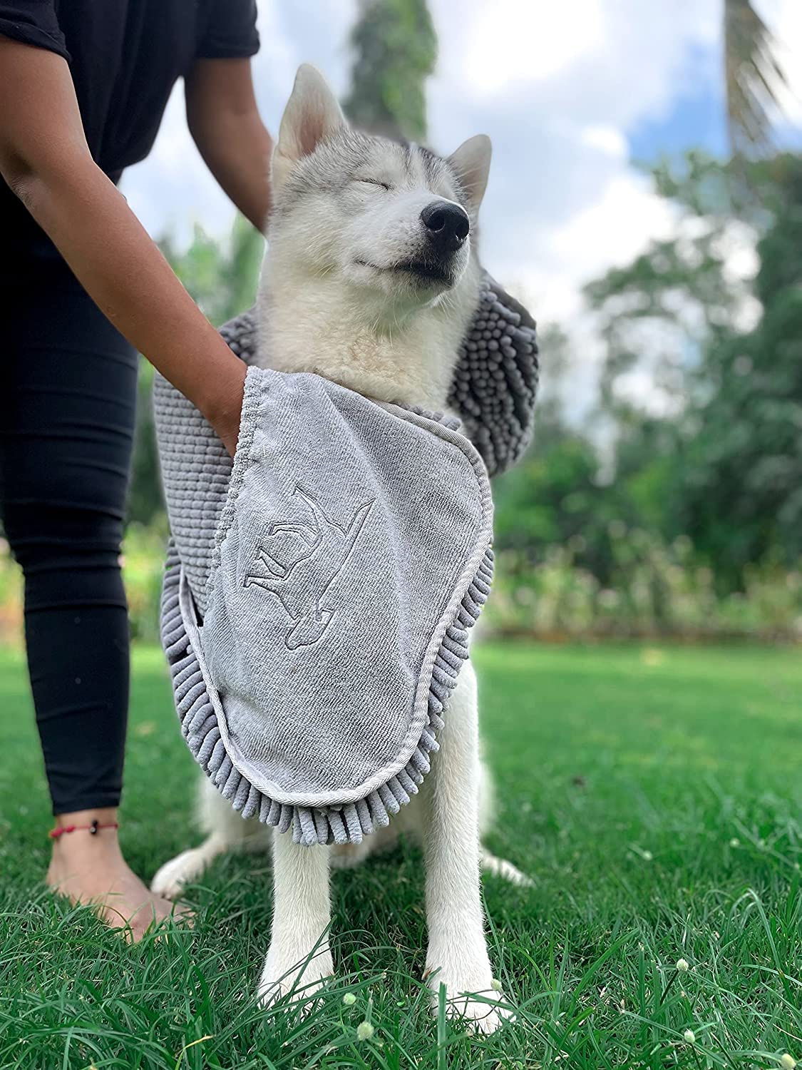 Toalla de gran densidad Tuff Pupper que absorbe agua rápida para perros.