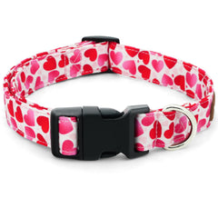 Collar tunkoo para perro con corazón rojo, ideal para días festivos y eventos especiales