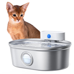 Bebedero para gatos Uahpet con cuerpo de acero inoxidable y diseño duradero.