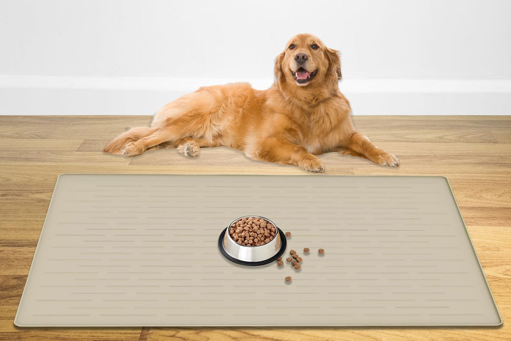 Alta alfombra de comida para perros Ultibe 48x32, evita desorden durante la comida.