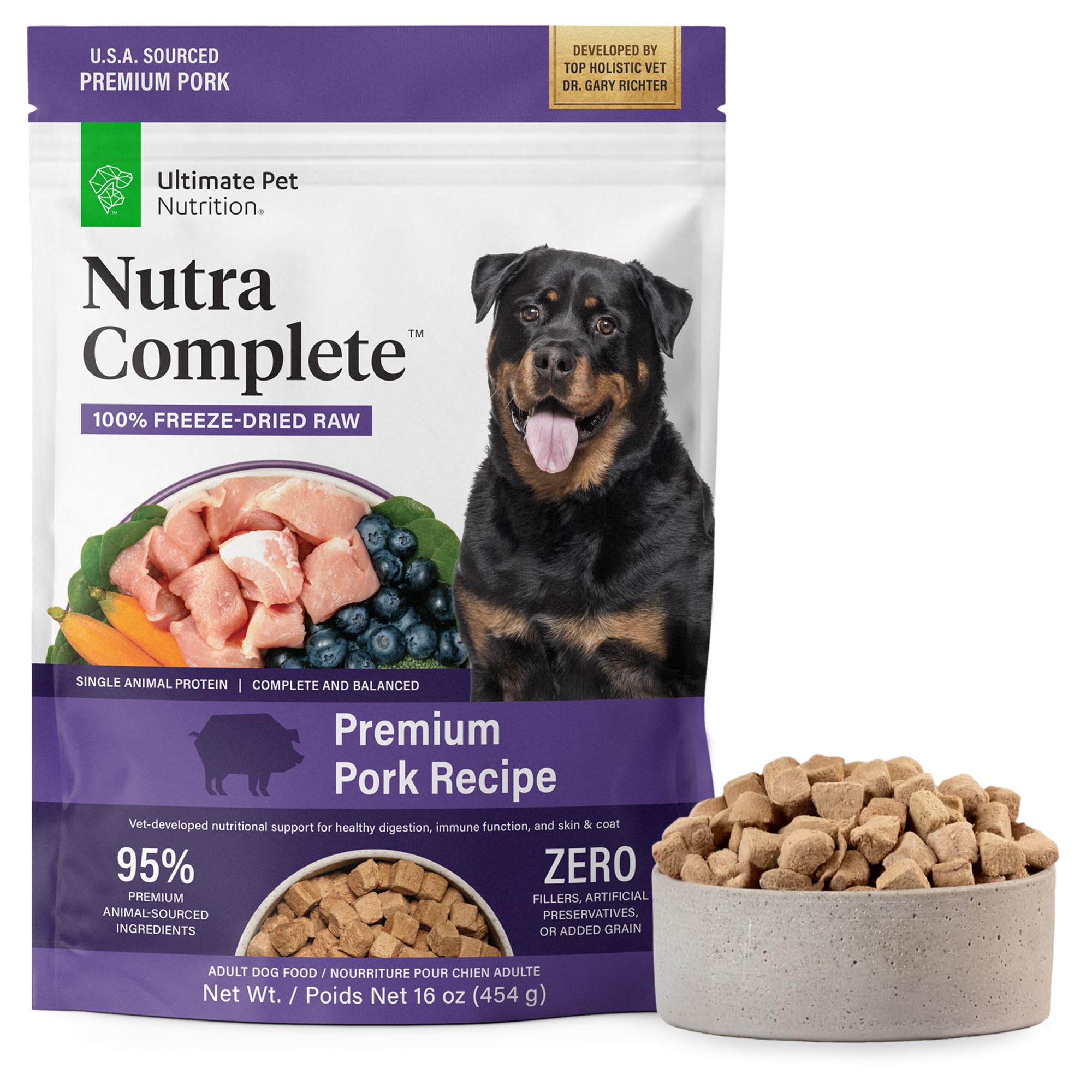 Nutra Complete de Ultimate Pet Nutrition en bolsa, cerdo liofilizado para perros.