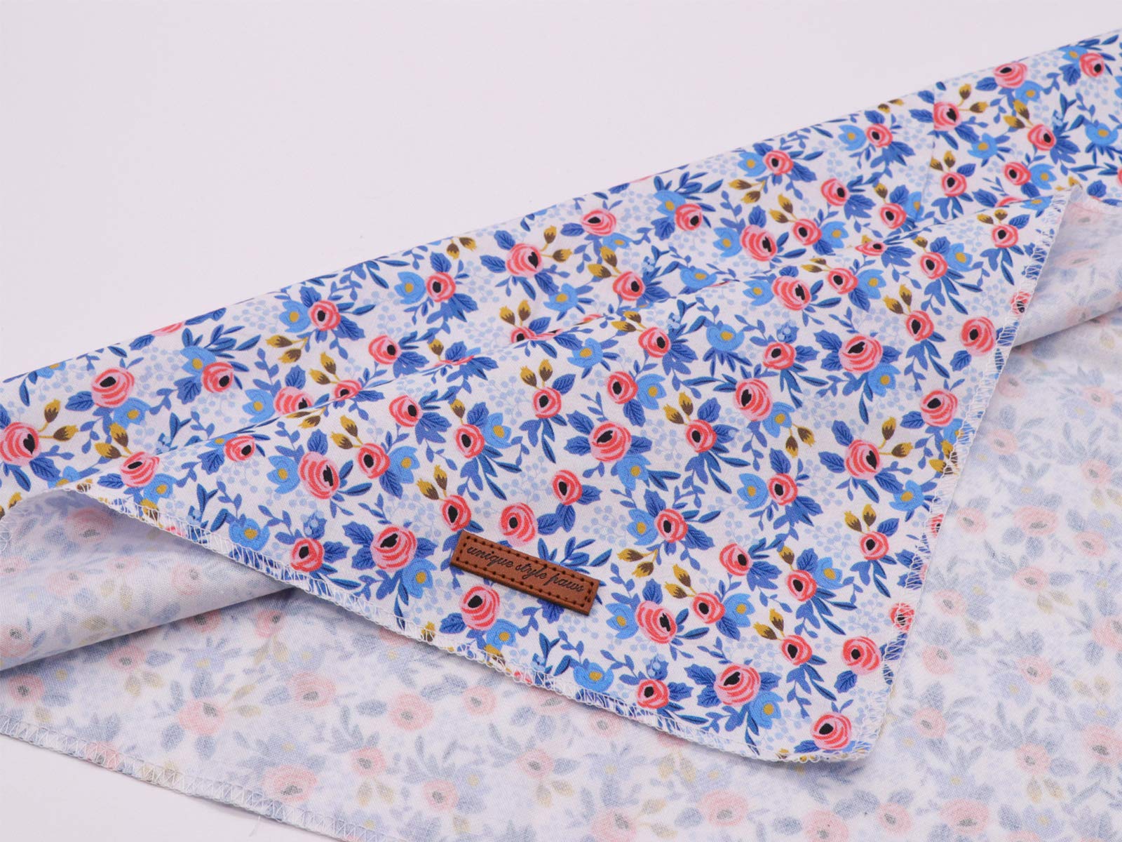 Bandana Unique Style Paws doble-capa-detalle, mayor durabilidad para uso diario.
