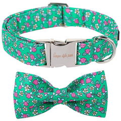 Collar Unique style paws con lazo de fresa, ideal para paseos con estilo.