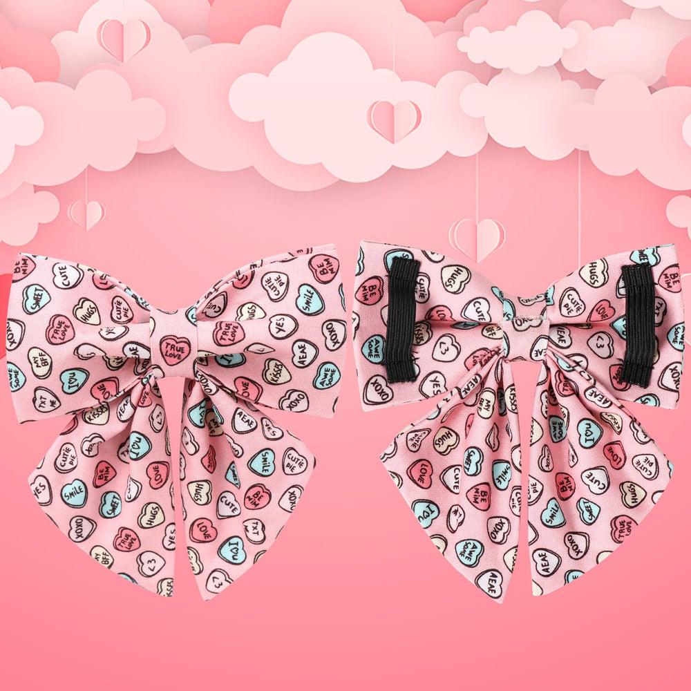UP URARA PUP diseño con patrón de corazones rosados para lucir elegante.