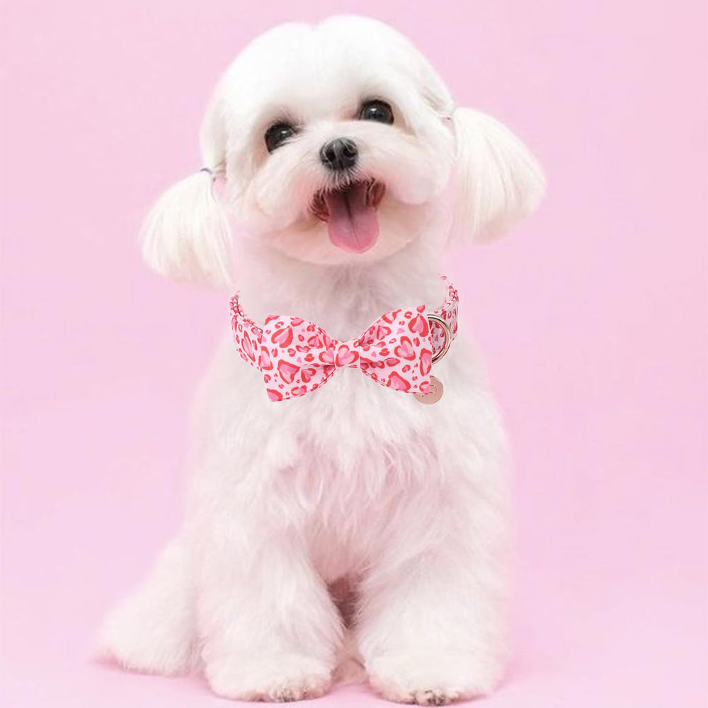 UP URARA PUP lazo rosa en collar, estilo elegante para ocasiones especiales.