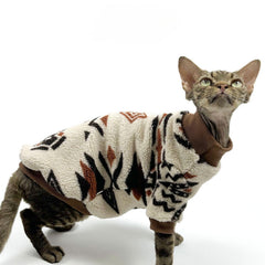Sudadera Urnat para gato en la vista frontal, cálida y festiva para celebrar la temporada.