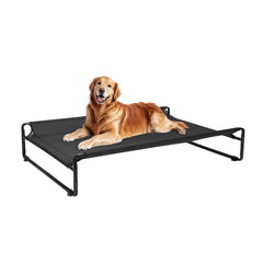 Cama para perros Veehoo elevada al exterior con malla transpirable para mayor frescura.