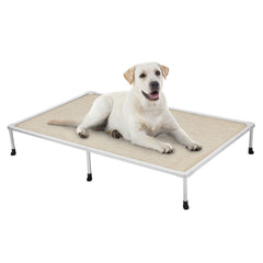 Cama para perro Veehoo elevada con malla transpirable para descanso cómodo al aire libre.