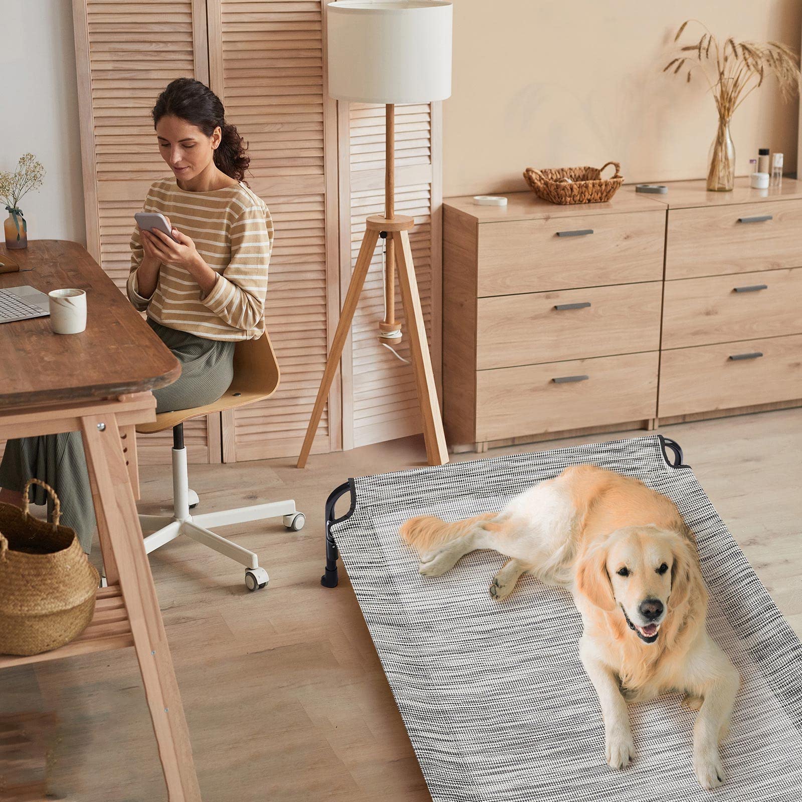 Uso interior y exterior de la cama elevada Veehoo XL para perros grandes