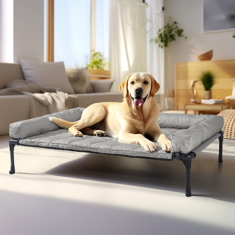 Uso interior y exterior con cama Veehoo para perros.