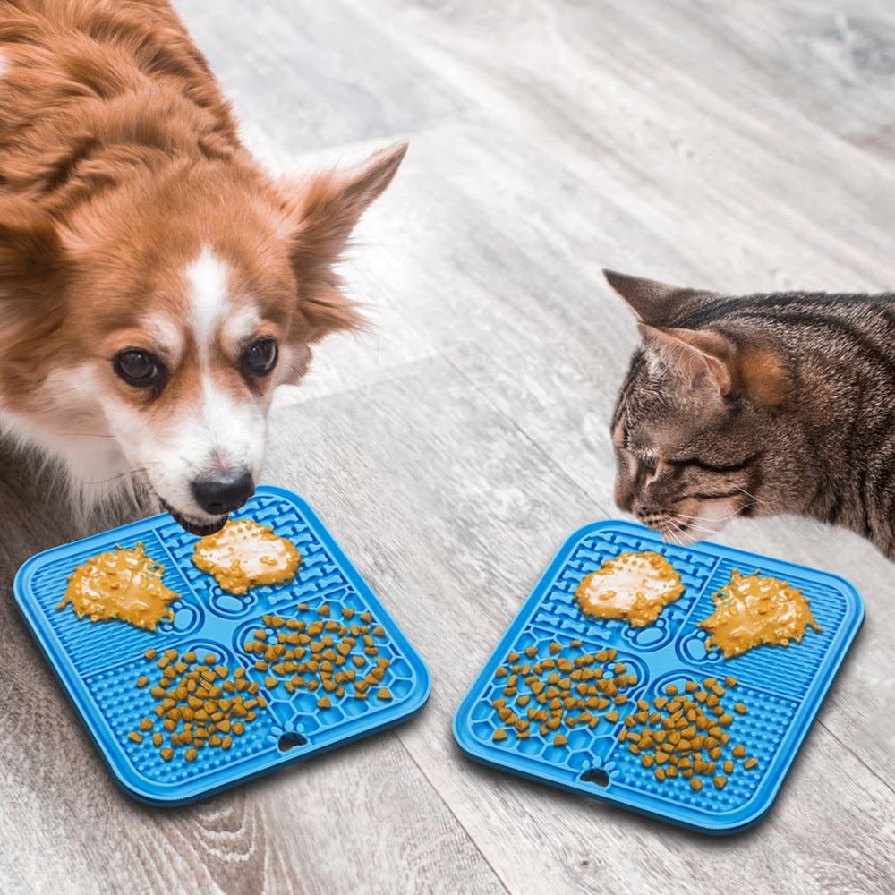 Pack de 3 tapetes en azul, naranja y verde para perros y gatos.