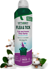 Vet's Best atomizador natural para gatos, frente de la botella, uso sencillo.