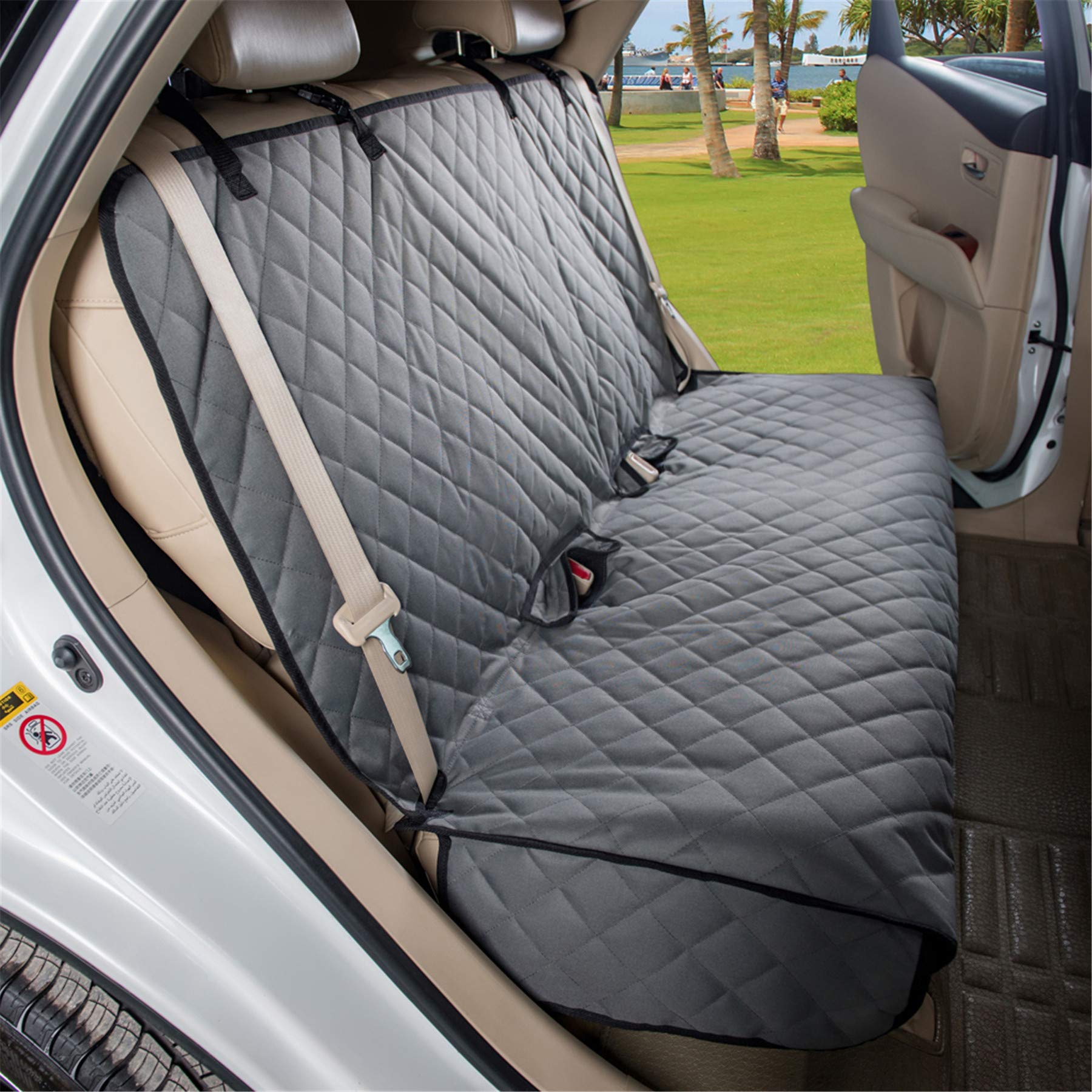 VIEWPETS protector-asiento-trasero-antideslizante evita que la mascota se desplace.