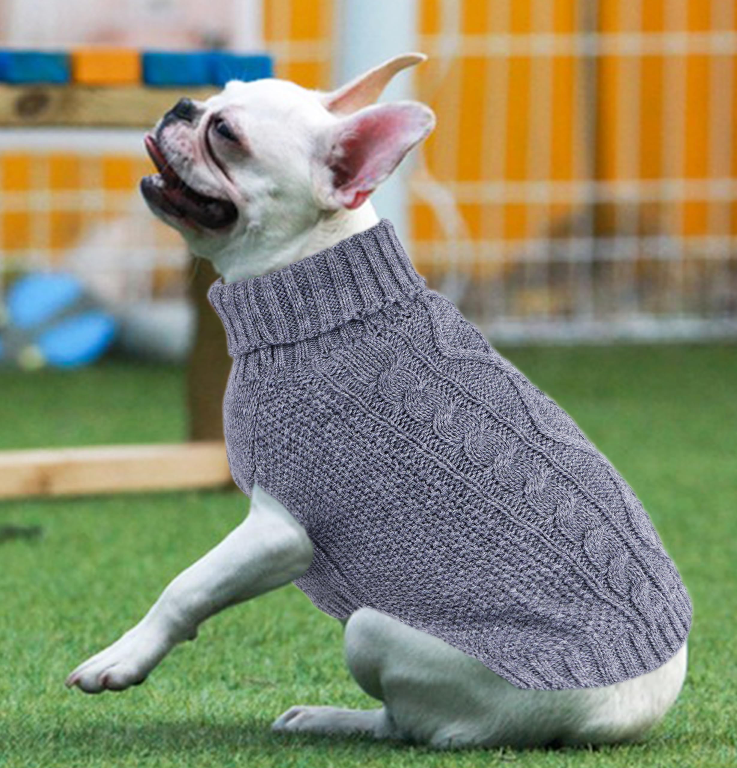 Detalle de tejido suave del suéter Viunimo para perro pequeño, cómodo.