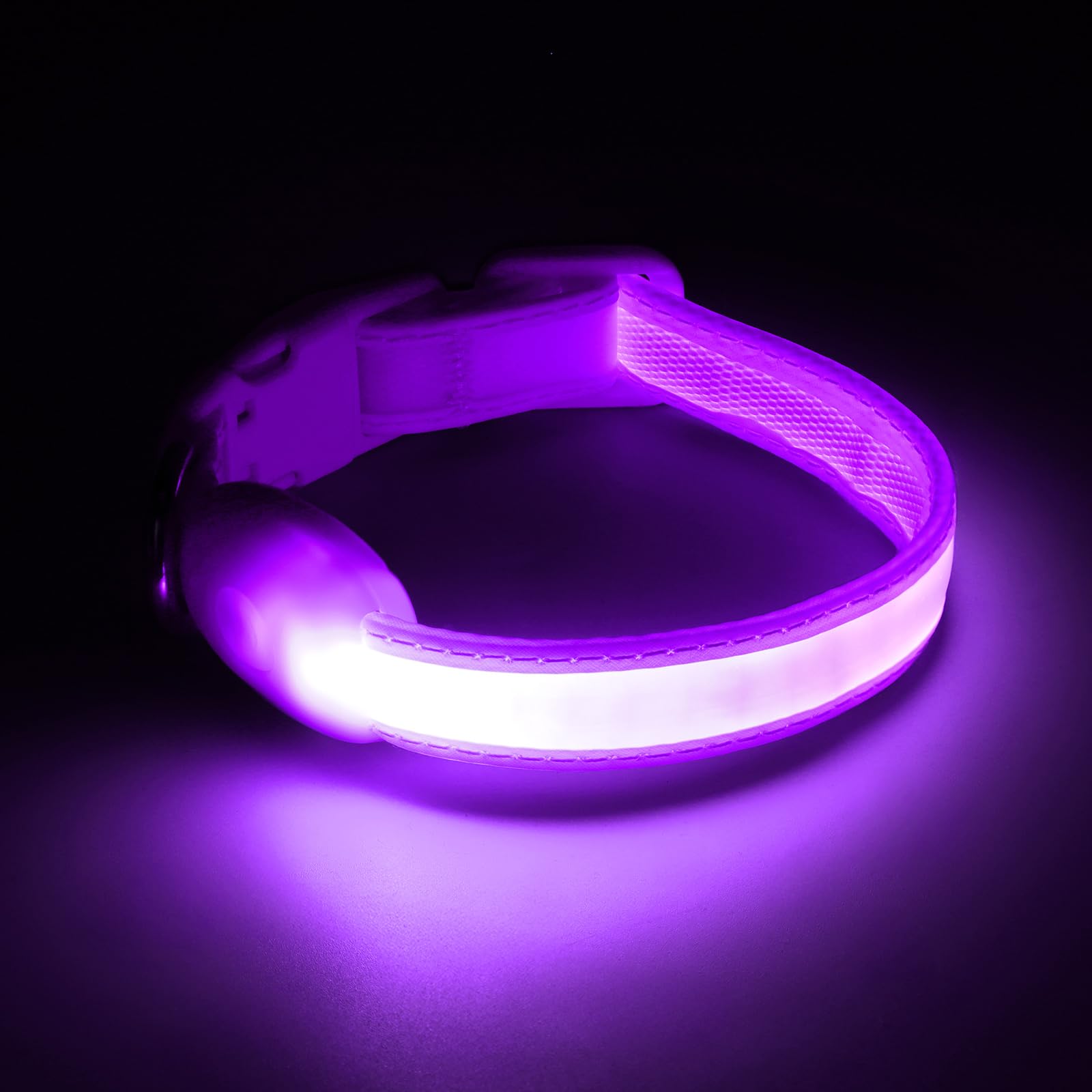Vizpet collar luz ajustable, neopreno y nylon, ideal para paseos nocturnos.