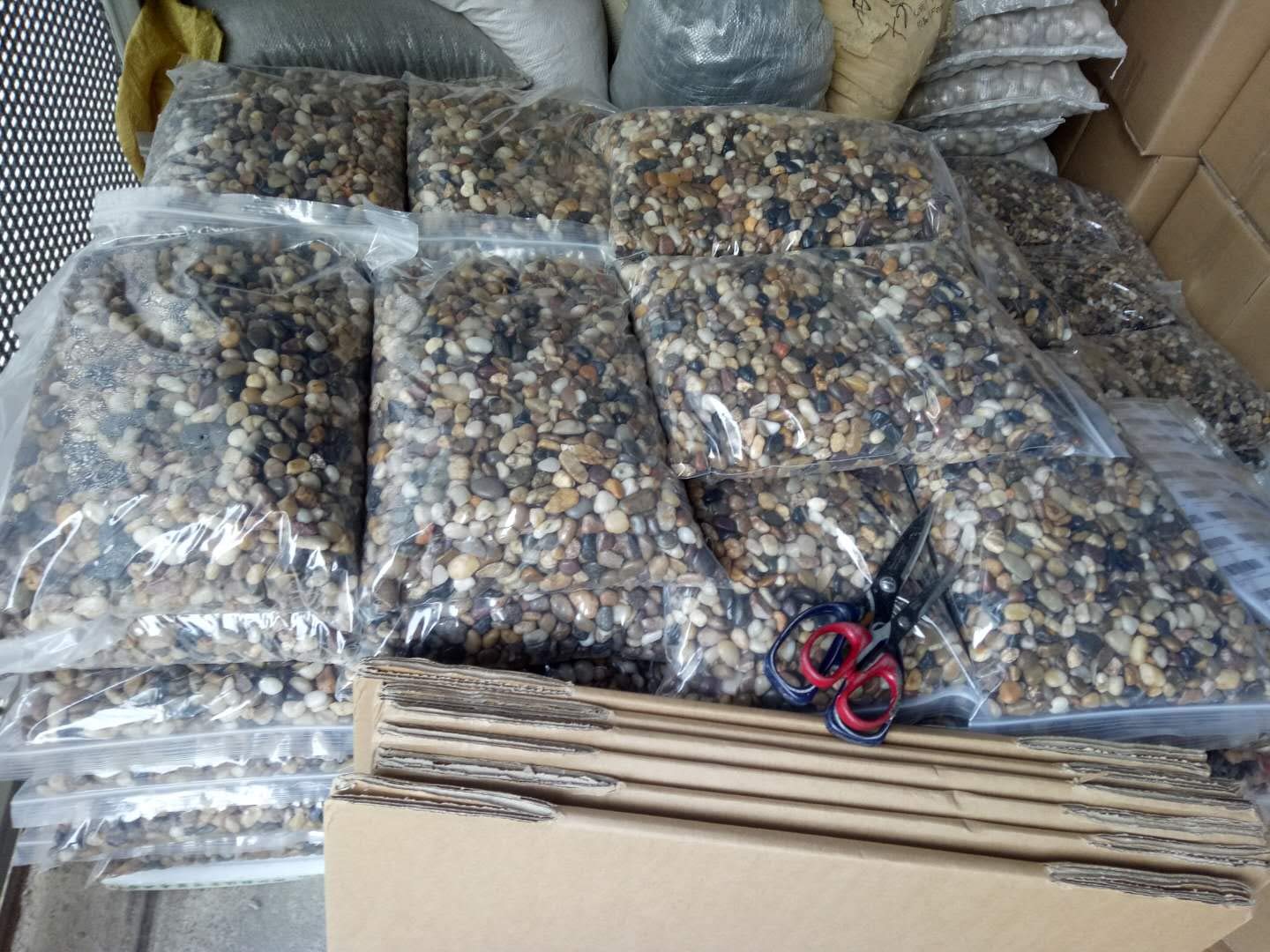 Piedras resistentes al clima para proyectos exteriores duraderos.