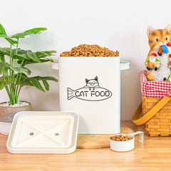 Capacidad para 5-6 libras de comida seca para mascotas.