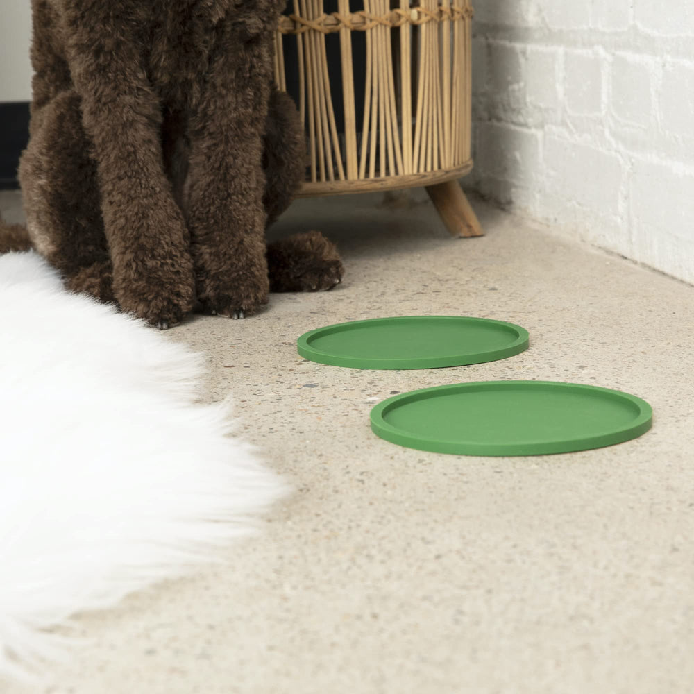 Alfombrilla Waggo Habit para comida y agua de perro, antideslizante en color blanco
