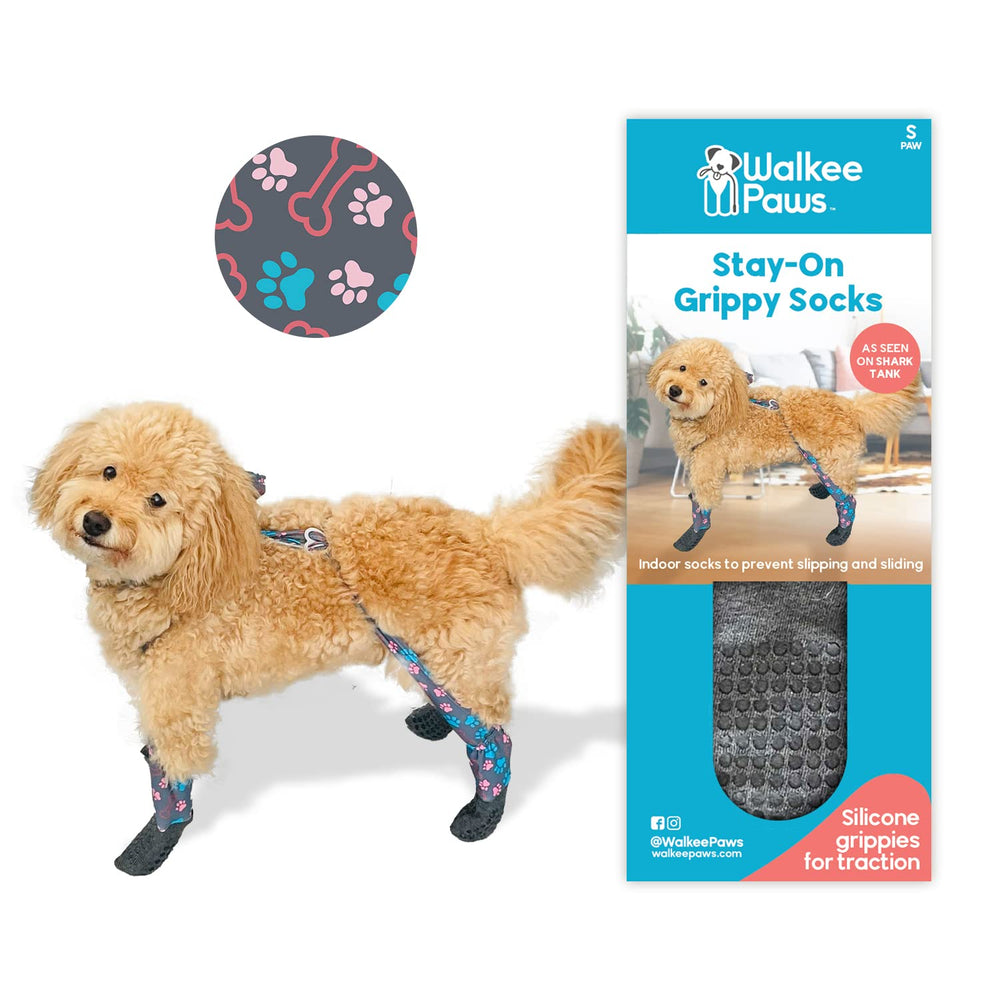 Walkee Paws calcetines para perros puestos, agarre seguro en pisos de madera