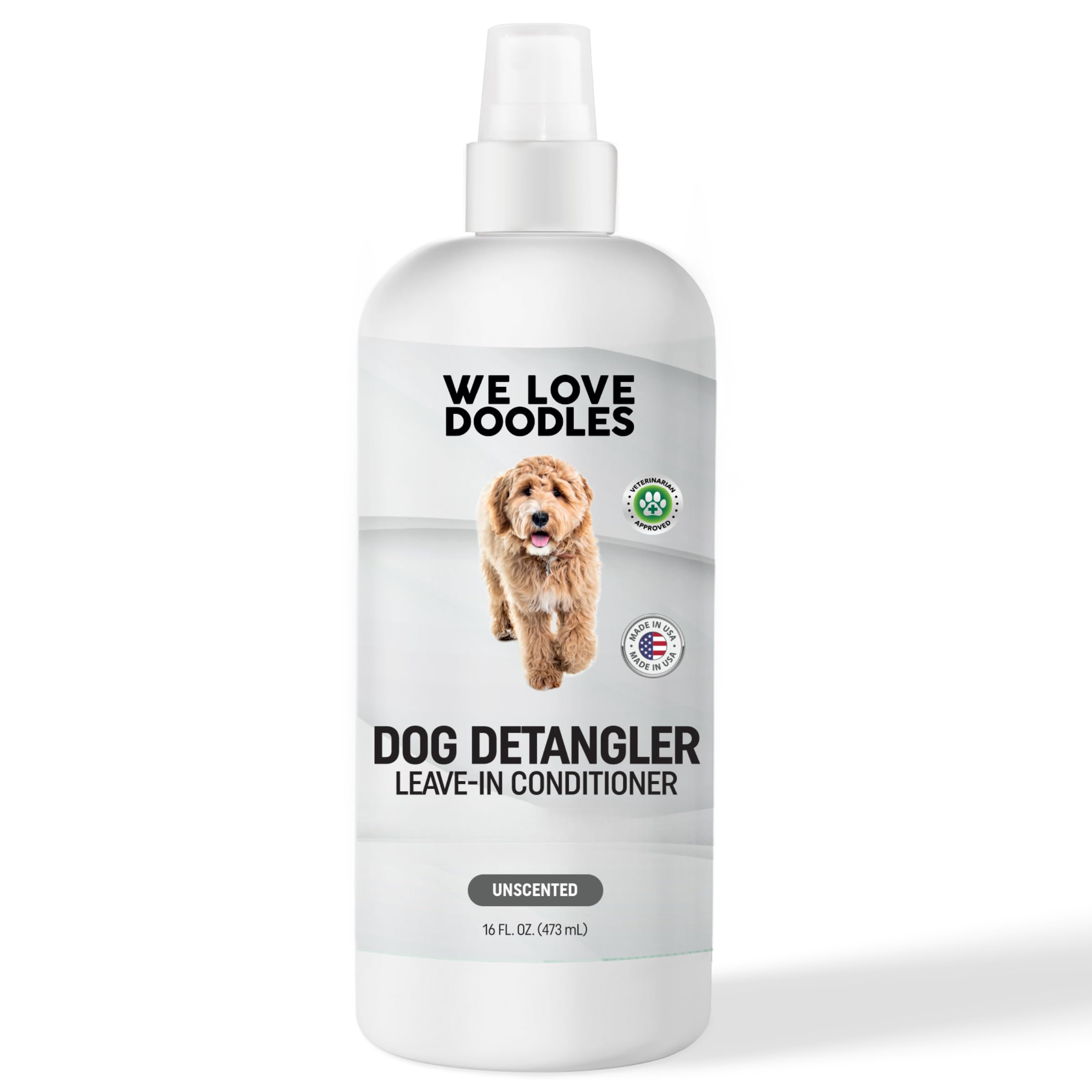 Perro contento con pelaje suave y sin nudos tras usar el desenredante