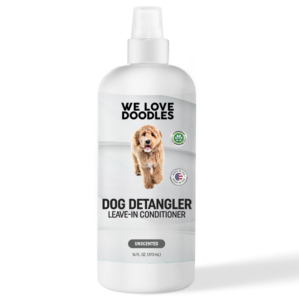 Perro contento con pelaje suave y sin nudos tras usar el desenredante