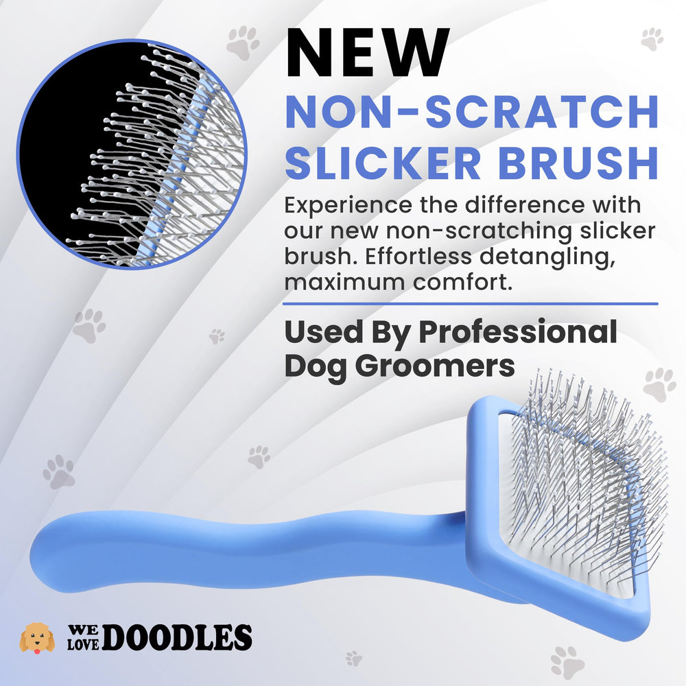 We Love Doodles Cepillo Slicker con agarre ergonómico para sesiones de cuidado cómodas.