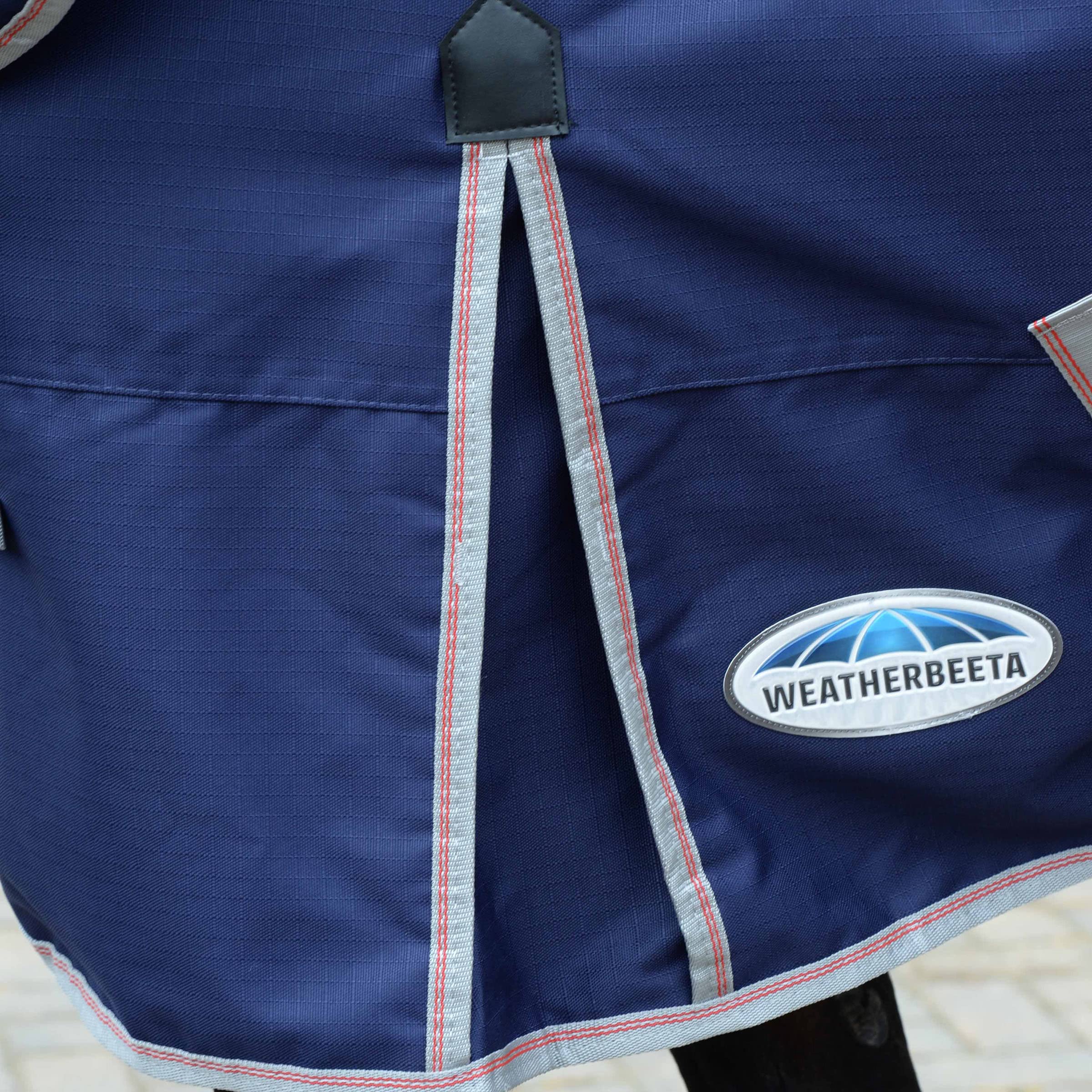 WeatherBeeta ComFiTec Essential forro satinado 210T que reduce fricción y realza el brillo.