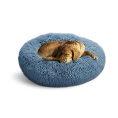 Whiskers & Friends cama redonda de peluche para descanso suave.