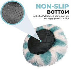 Whiskers & Friends Cama Gato: base suave de felpa para sueño profundo.
