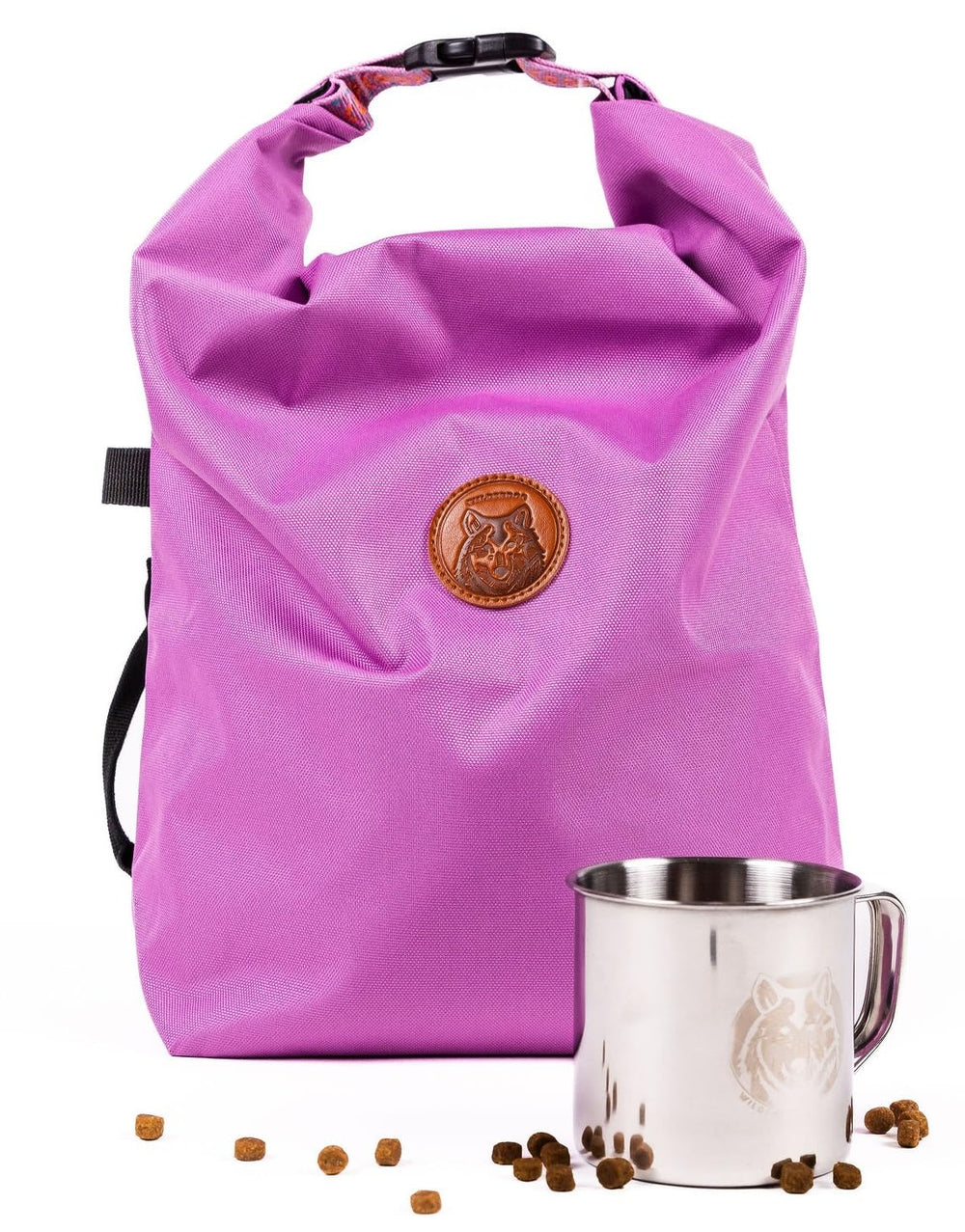Bolsa Wilderdog color lila para croquetas, vista frontal, ideal para transportar comidas caninas.