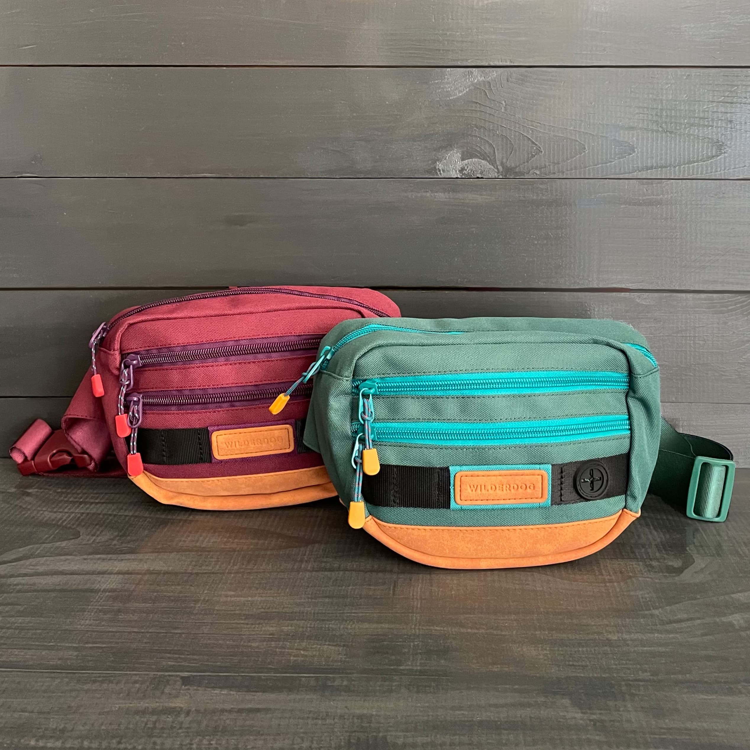 Dispenser de bolsas Wilderdog Huckleberry, práctico para paseos