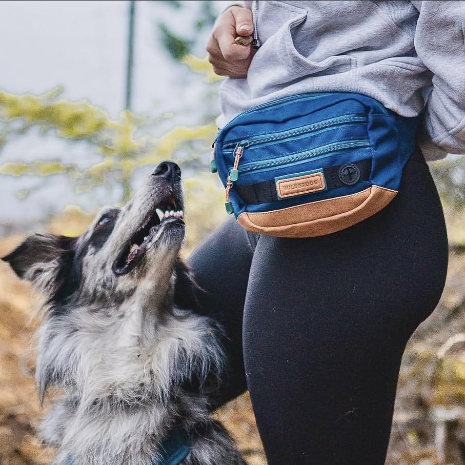 Capacidad de 2.5 L para snacks y llaves.