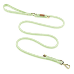 Mango acolchado suave de Wisedog para paseos más cómodos.